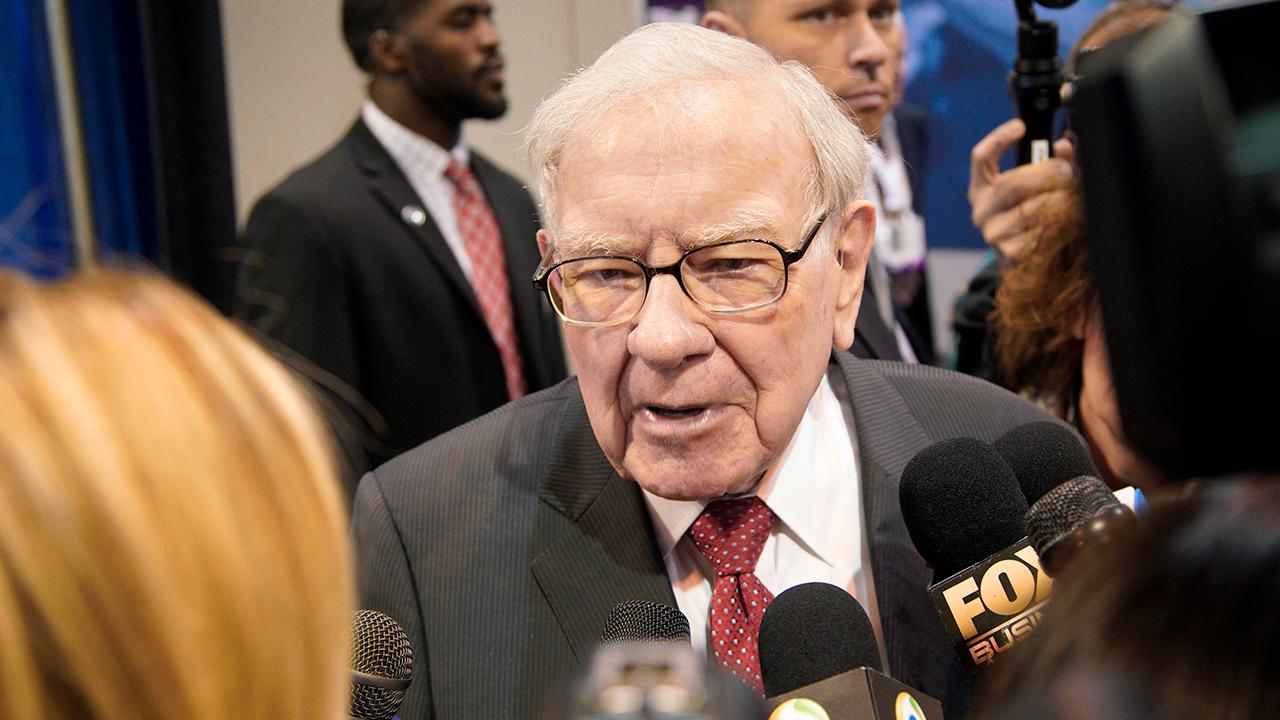 FOX Business’ Liz Claman speaks with billionaire Warren Buffett at Berkshire Hathaway’s 2019 annual shareholders meeting.