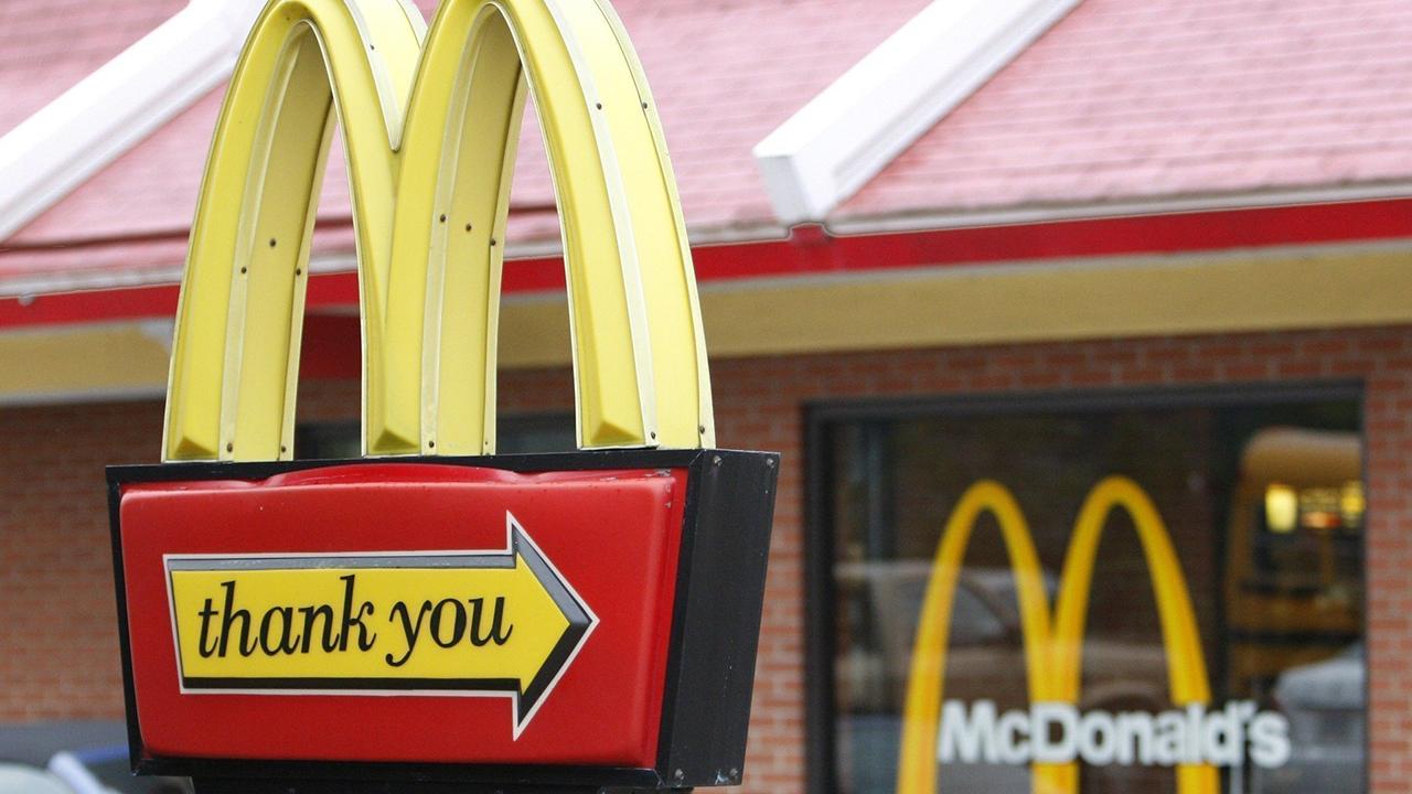 Fox Business Briefs: McDonald's is testing out robot fryers and voice-activated drive-thrus hoping the technology will help speed up customers' service; Taco Bell is opening a pop-up hotel in Palms Springs, California called 'The Bell.'