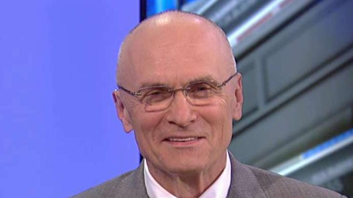 2020 Democrats targeted big business and argued that the economy is only working for the rich in night 1 of the debate. Former CKE Restaurants CEO Andy Puzder with more.