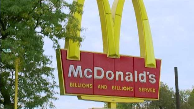 FBN's Cheryl Casone on McDonald's reporting that its Quarter Pounder sales jumped 30 percent since the shift from frozen to fresh beef.