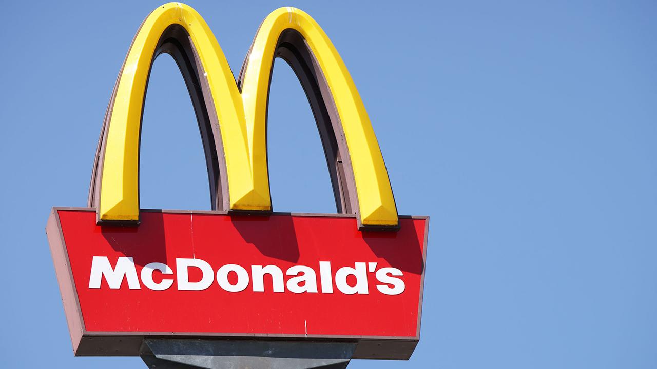 Fox Business Briefs: Franchisees are calling on McDonald's to focus more on chicken to help them compete with Chick-fil-A; Crate &amp; Barrel opens its first full-service restaurant in suburban Chicago called The Table at Crate.