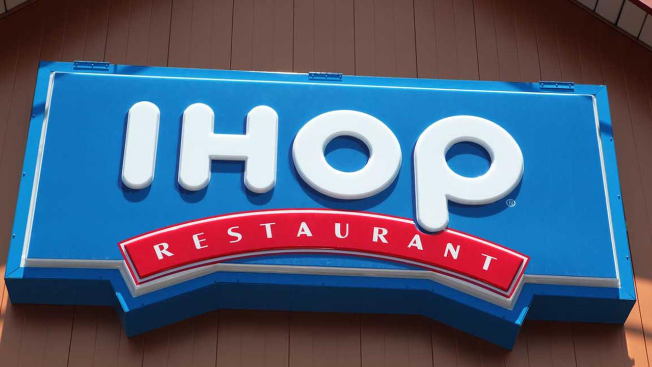 IHOP - The IHOP blue roof then & now! #ThrowbackThursday