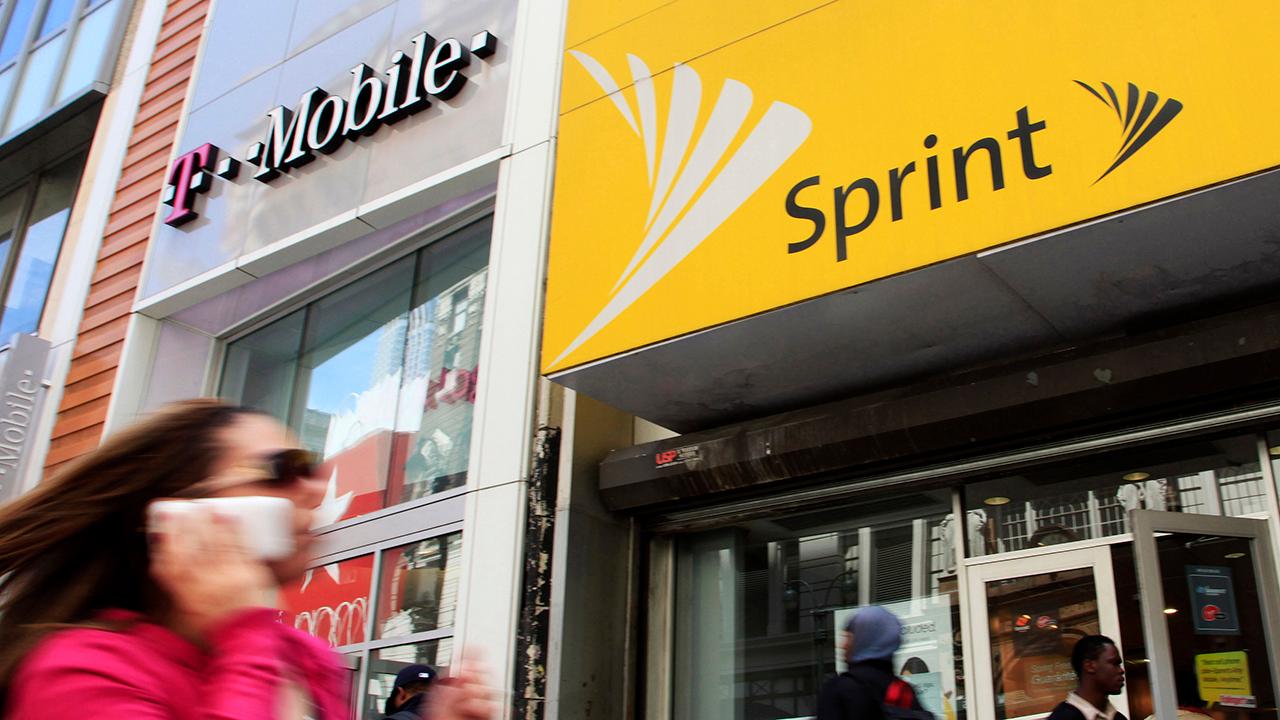 FOX Business’ Charlie Gasparino and FCC Commissioner Brendan Carr discuss the 5G race and the recently approved $26 billion T-Mobile-Sprint merger.
