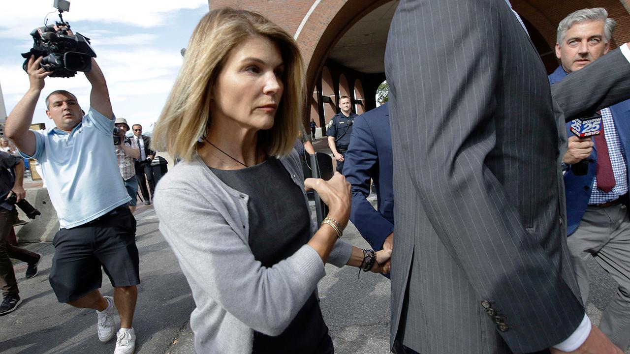 Fox News’ Molly Line and attorney Whitney Boan discuss how “Full House” star Lori Loughlin and her husband Mossimo Giannulli are sharing the same lawyers.