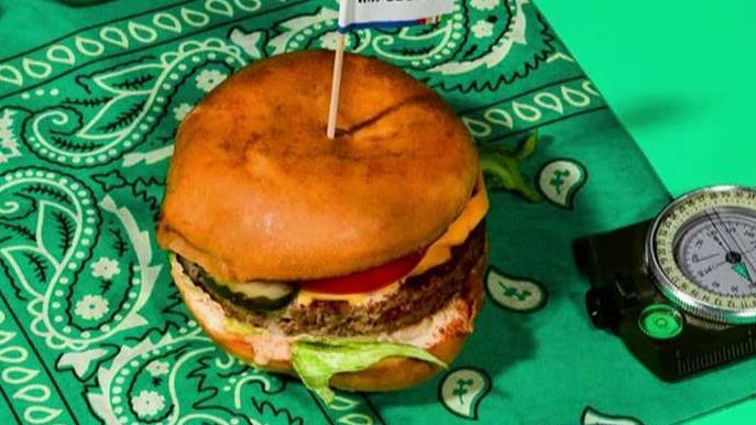 Impossible Foods signed a new contract with a catering service. The plant-based meat will be available in 1,500 schools and hospital cafeterias.