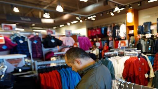 Former JCPenney Chairman and CEO Allen Questrom examines the effect of the most recent round of tariffs on consumers.