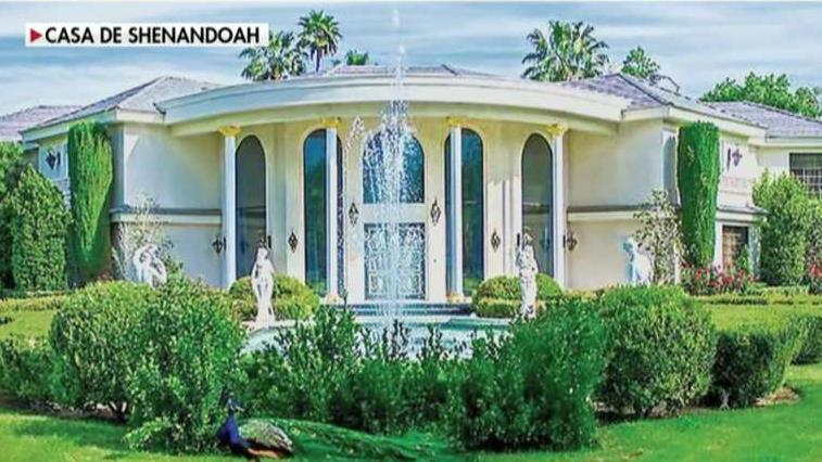 Wayne Newton's Casa de Shenandoah mansion sells for $65 million less than original asking price. FOX Business' Susan Li with more.