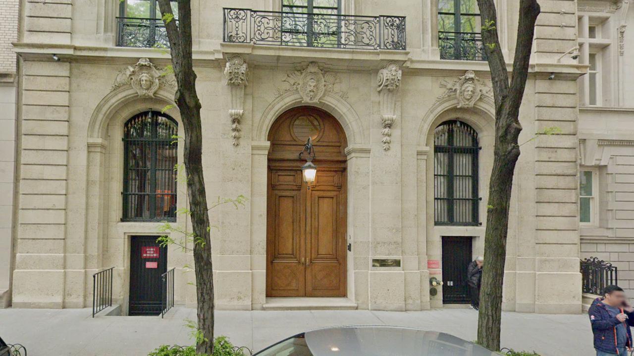 Jeffrey Epstein’s seven story New York City townhouse is being packed up and could be put up for sale soon. FOX Business’ Lauren Simonetti with more.