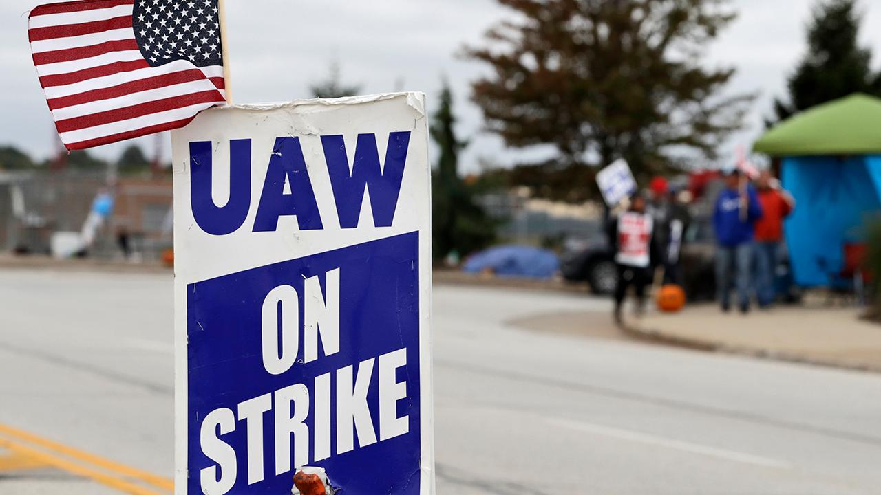 Morning Business Outlook: United Auto Workers and General Motors have reached a tentative deal to end a month-long strike; Family Circle magazine will send out its last issue in December after 87 years in print.
