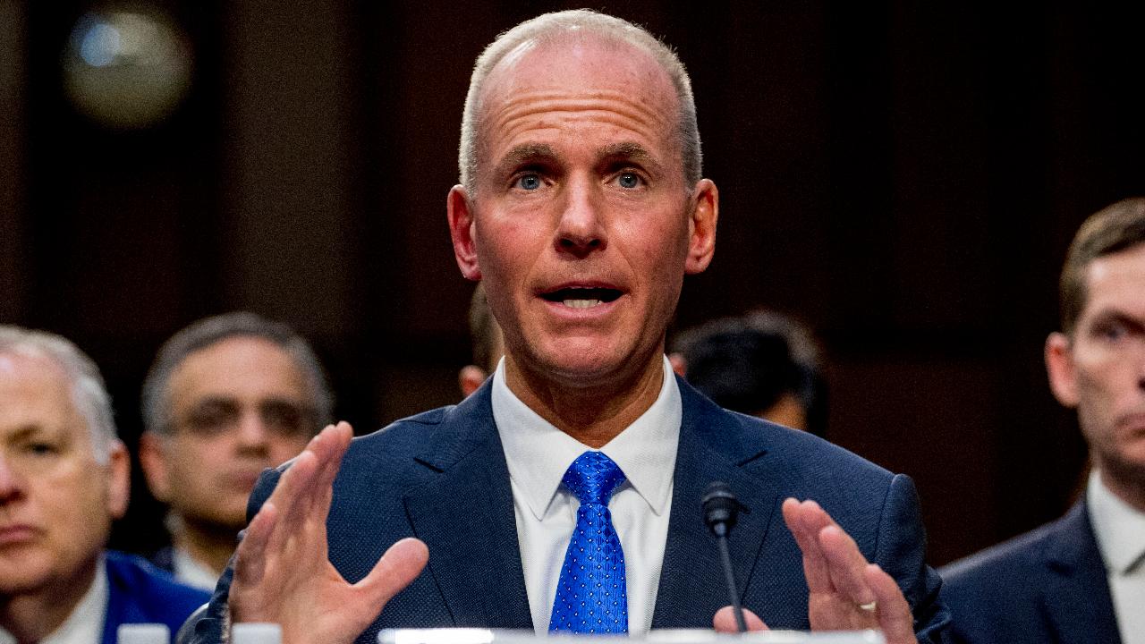 Pilot and aviation analyst Kyle Bailey responds to Dennis Muilenburg's testimony about the Boeing 737 Max accidents. FOX Business' Grady Trimble reports from Washington.