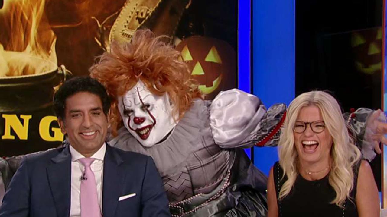 From Pennywise to T. Rex, Rubies Costume Company co-owner Howard Beige shows FOX Business' Maria Bartiromo 2019's most popular Halloween costumes.