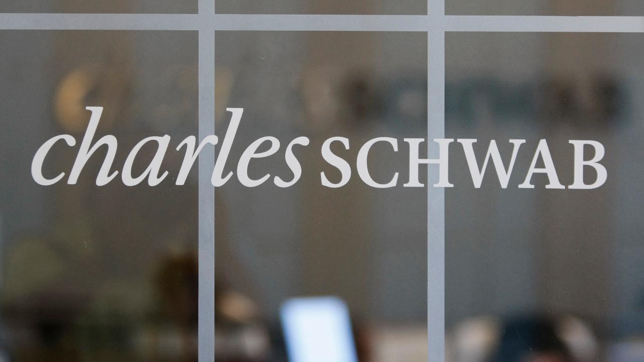 Charles Schwab Corp. founder Charles Schwab, in a wide-ranging interview with Maria Bartiromo, discusses cutting fees on online stock trades to zero, his new book, and his outlook for the economy. 