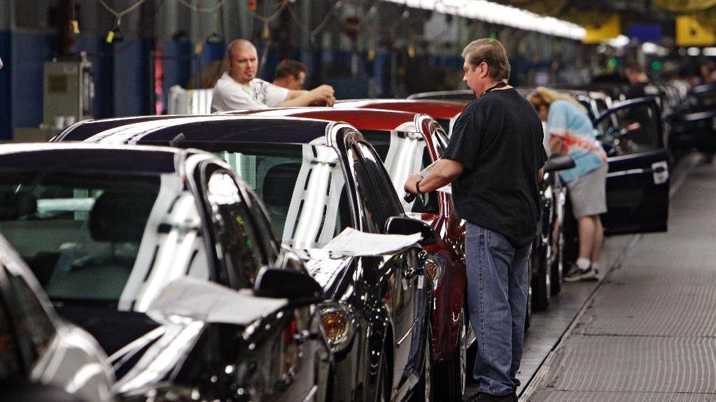 Former Chrysler CEO Bob Nardelli discusses the latest on the UAW strike and its impact on GM’s bottom line.