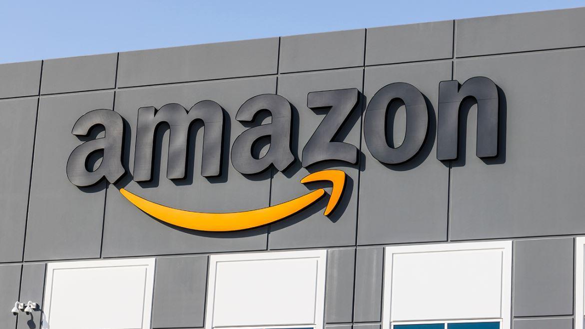 FOX Business’ Hillary Vaughn reports on Amazon potentially challenging the Pentagon’s decision to contract Microsoft over Amazon for cloud computing deal after claims President Trump instructed Defense Secretary James Mattis to disregard the e-commerce giant’s bid.