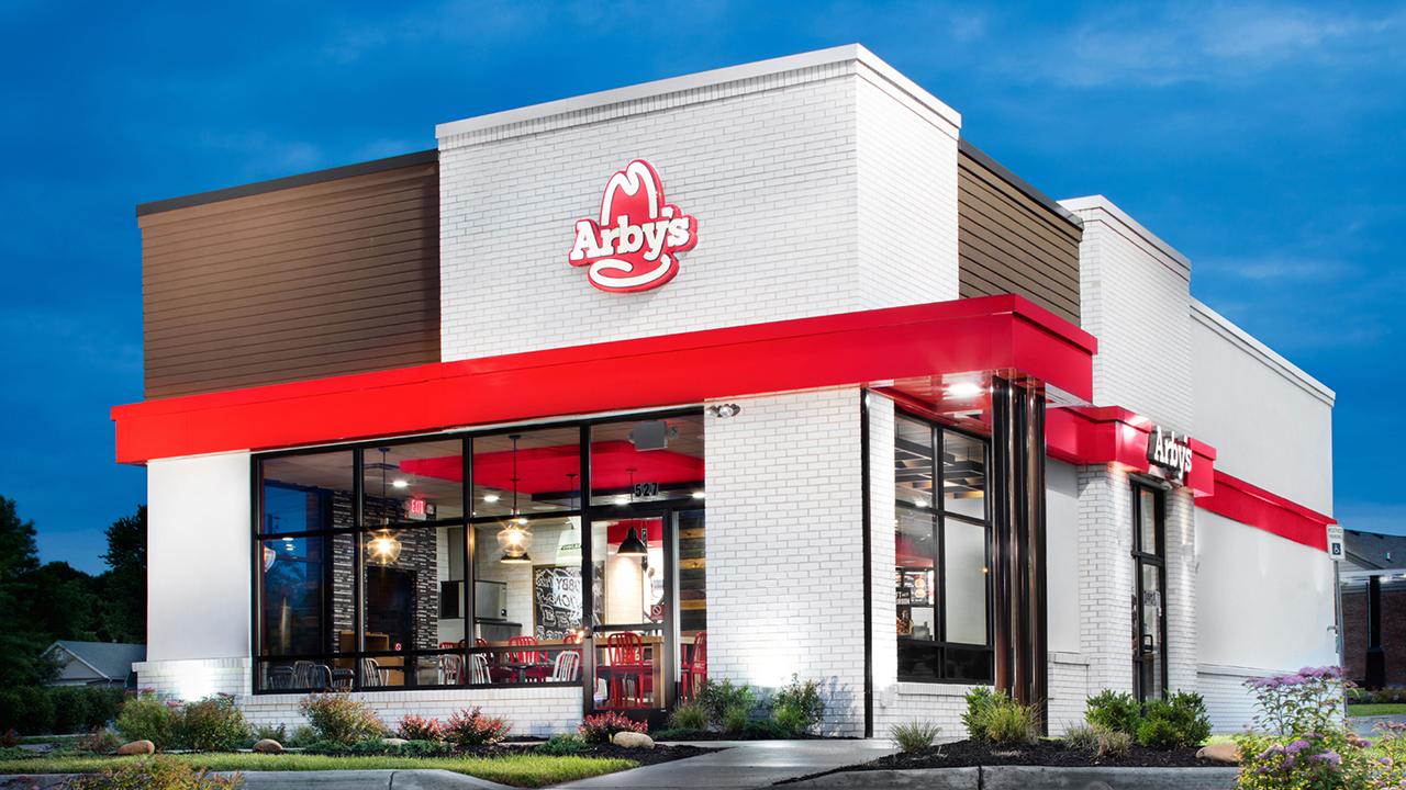 Arby’s has apologized for a sign saying ‘Only well behaved children … are welcome.’ Kaltbaum Capital Management president Gary Kaltbaum, 1 Empire Group’s John Burnett, FOX Business’ Kristina Partsinevelos, Fox News contributor Liz Peek and FOX Business’ David Asman discuss. 