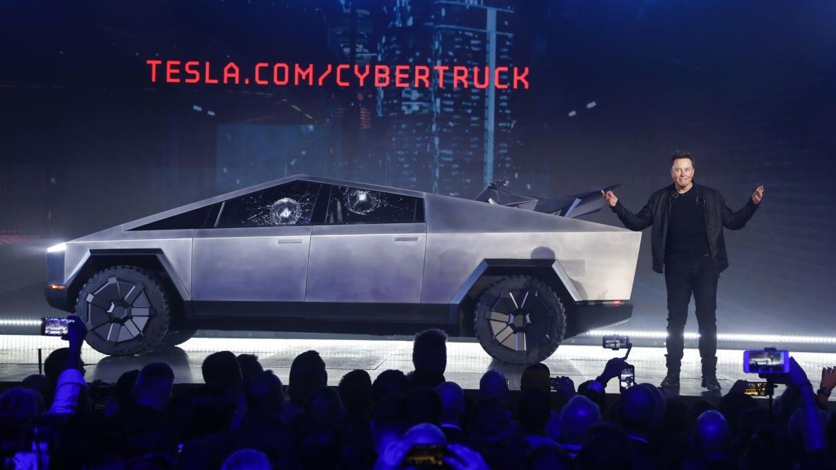 FOX Business’ Kristina Partsinevelos reports on Tesla’s rollout of its new pickup truck and the issues at the unveiling.