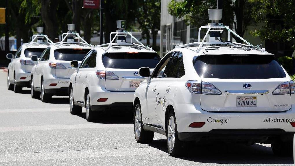 Fox News’ Brett Larson discusses driverless cars hitting the streets of California, and Twitter’s banning of PNG files over seizure concerns.