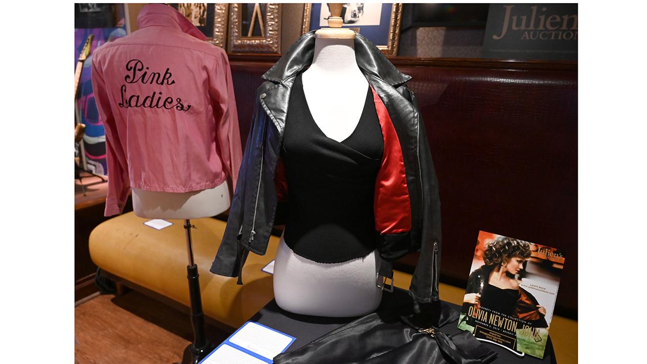 A fan bought Oliva Newton-John’s iconic leather jacket from ‘Grease’ for $243,200 and then returned it back to its rightful owner. FOX Business’ Lauren Simonetti with more.