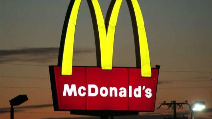Morningstar senior restaurant and retail strategist R.J. Hottovy says plant-based food as well as a possible chicken sandwich will drive McDonald's higher in 2020.