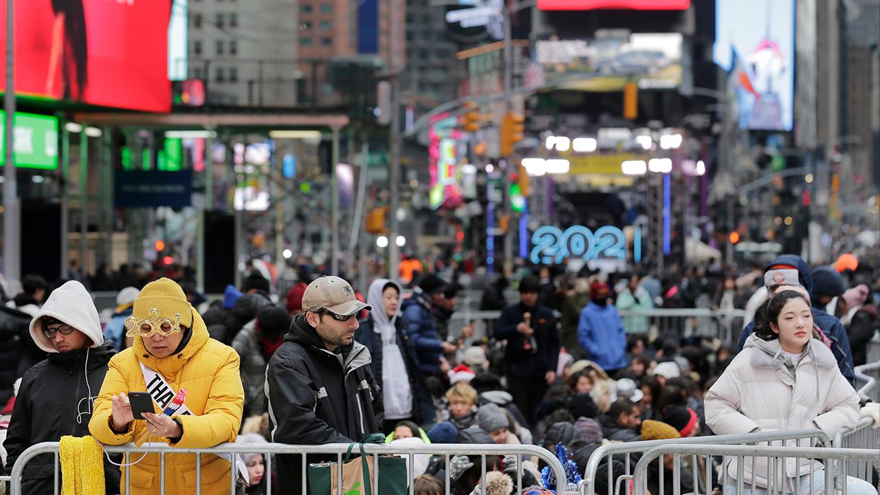 Former NYPD detective Pat Brosnan shares his insights as the NYPD prepares for an estimated 1.5 million people to celebrate New Year's in Times Square.