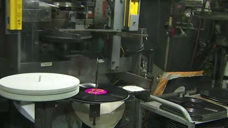 FOX Business' Robert Gray reports on how vinyl record sales are growing rapidly, almost more than CDs.