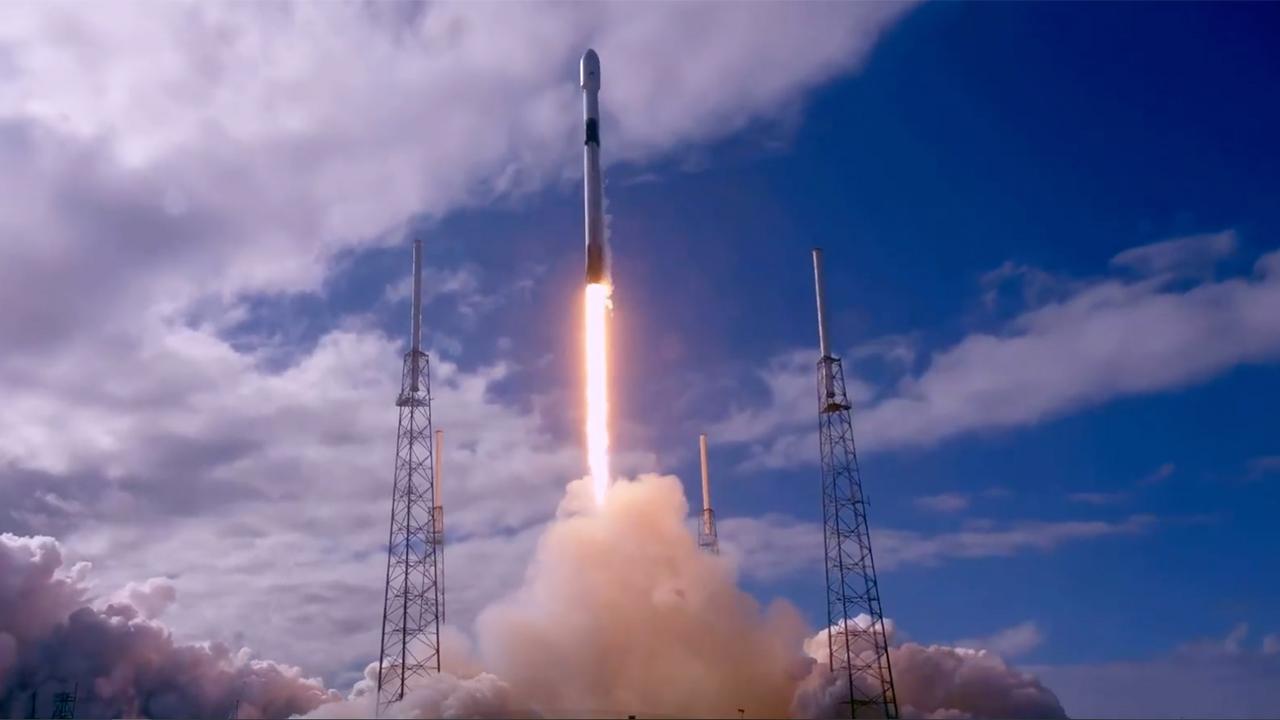 FOX Business’ Deirdre Bolton discusses SpaceX sending satellites into orbit Monday night. 