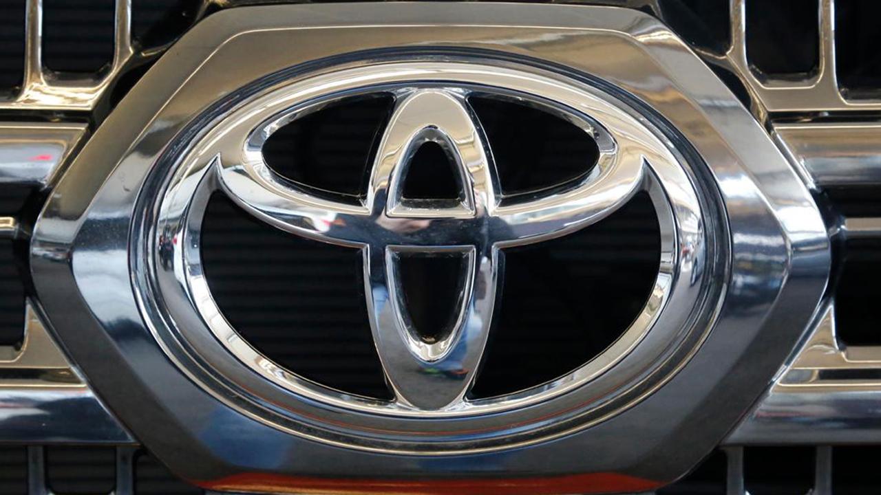 Fox Business Briefs: Toyota is recalling nearly 700,000 vehicles in the U.S. because the fuel pumps can fail and cause engines to stall, increasing the risk of crashing; Americans are reportedly drinking less wine for the first time in 25 years.
