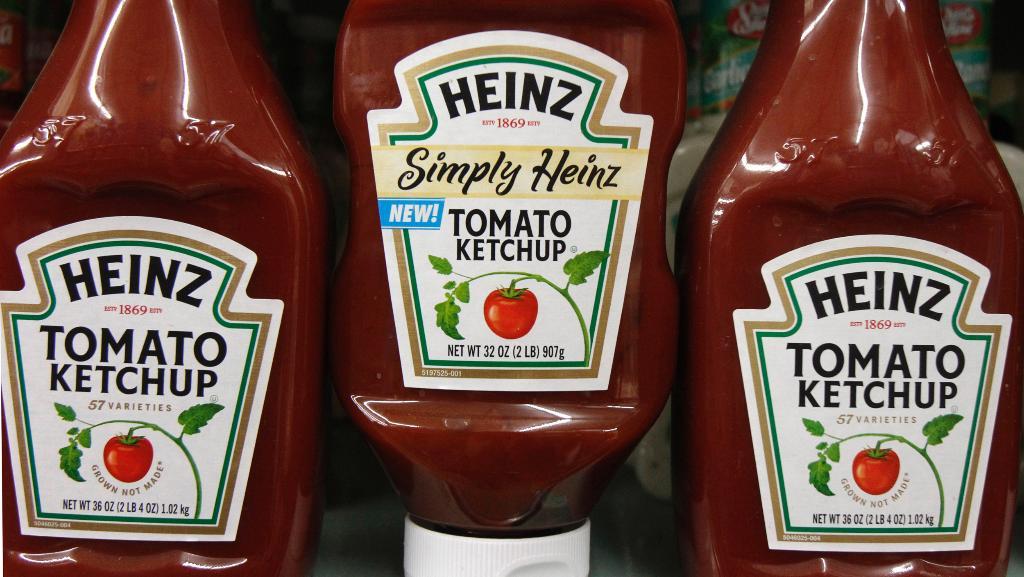 CEO of Kraft Heinz says the company has a turn-around plan as stock falls. FOX Business’ Lauren Simonetti has more. 