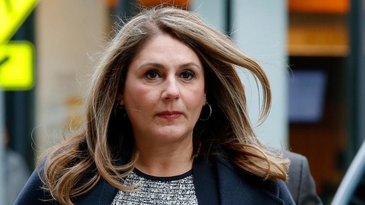 Fox News senior judicial analyst Judge Andrew Napolitano argues the longer parents tied up in the college admissions scandal wait to plead guilty, the more jail time they'll receive.