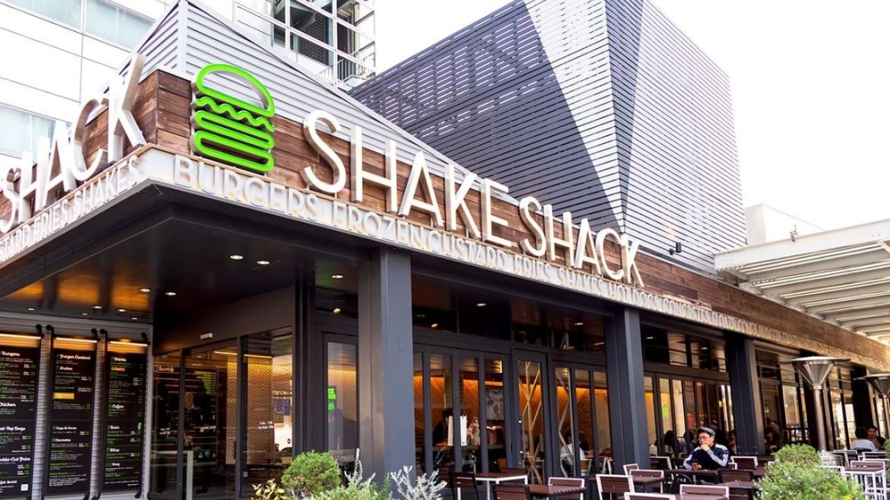 Shake Shack slammed after weak sales at burger chain | Fox Business