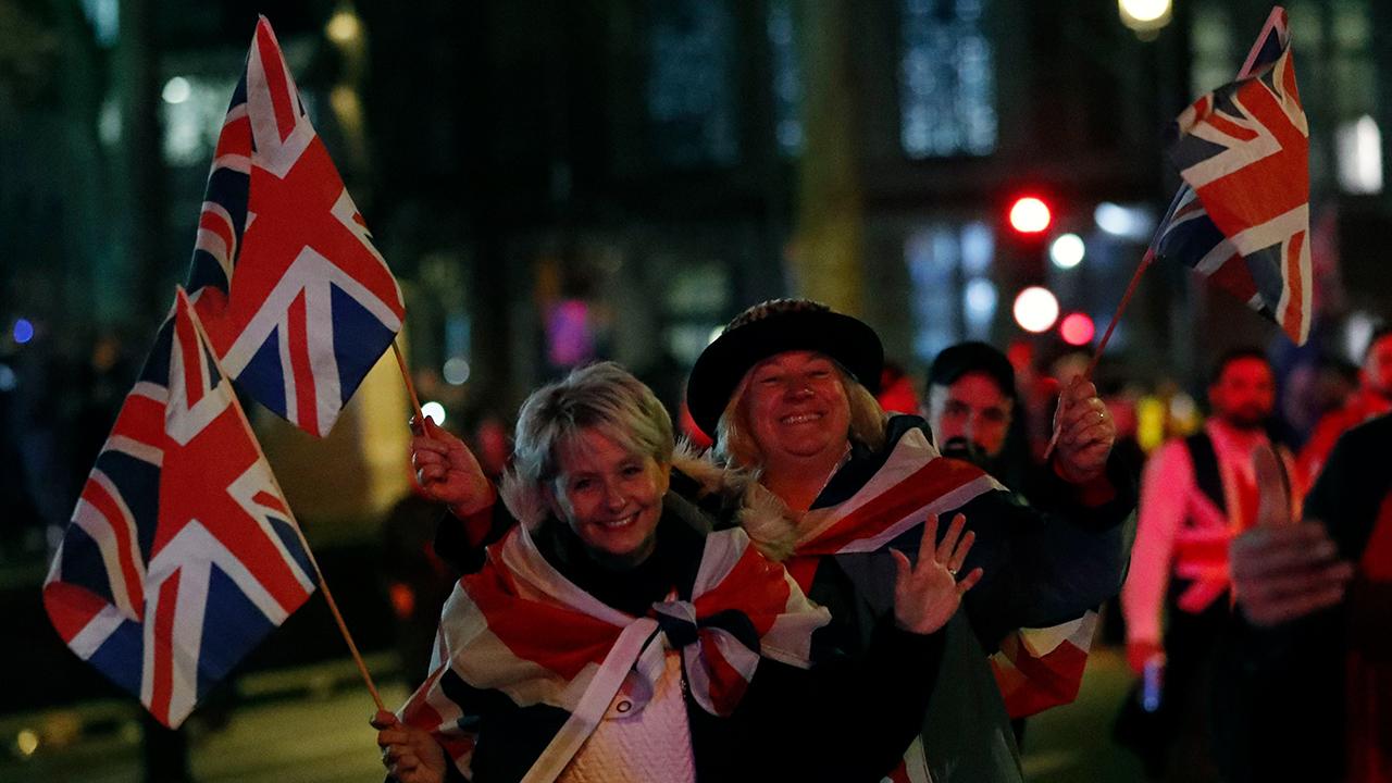 FOX Business’ Ashley Webster reports on the Brexit celebrations from London, England. 