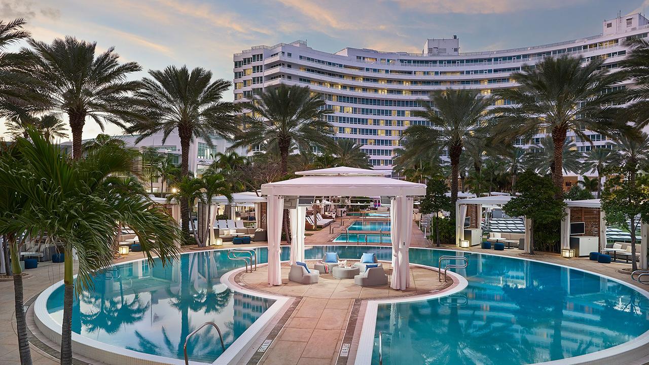 Fontainebleau President and COO Philip Goldfarb takes FOX Business' Maria Bartiromo on a tour of the famous hotel in Miami known for hosting celebrities and handmade baked goods.
