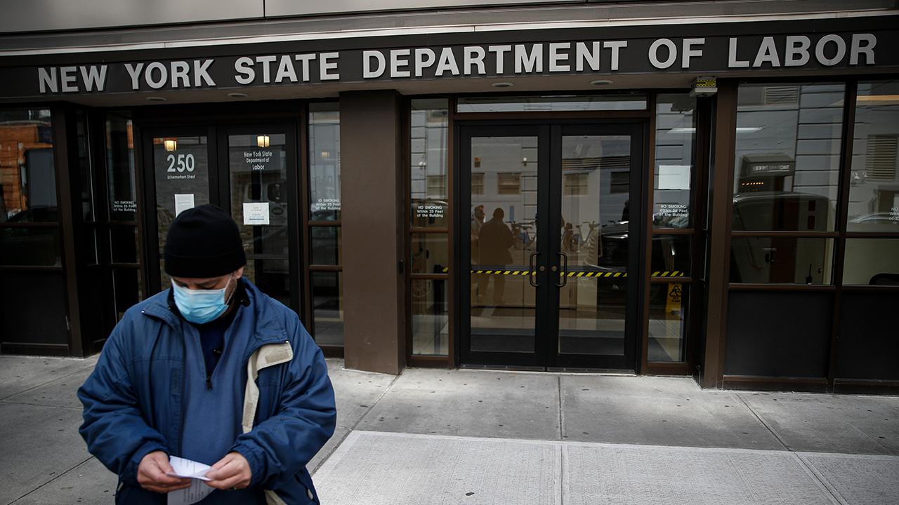 Wall Street Journal senior writer Jon Hilsenrath discusses employment during the coronavirus crisis. 