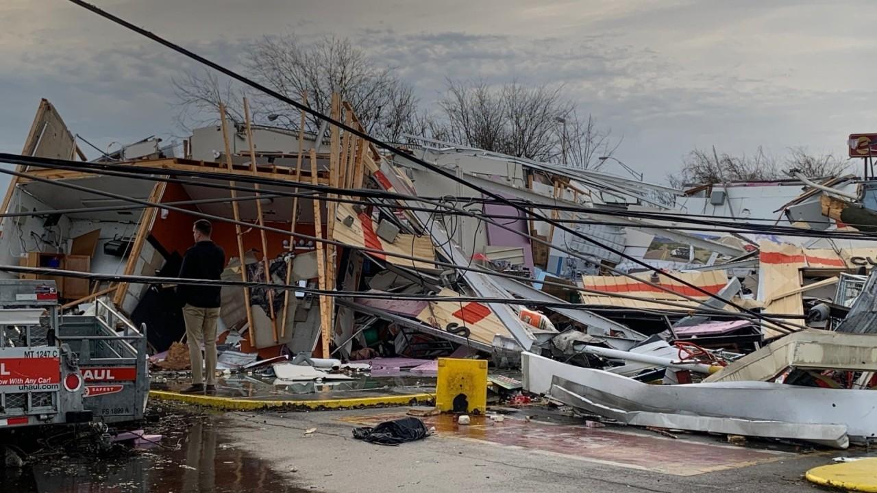 Nashville tornado eyewitness Andre Flanagan describes his experience when the storm struck his city. 