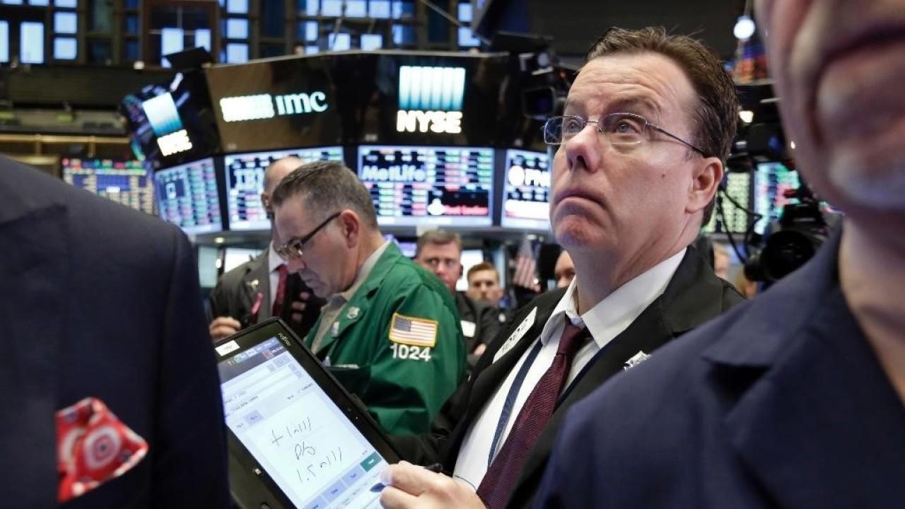 FOX Business’ Stuart Varney discusses the stock market selloff amid coronavirus and oil concerns. 