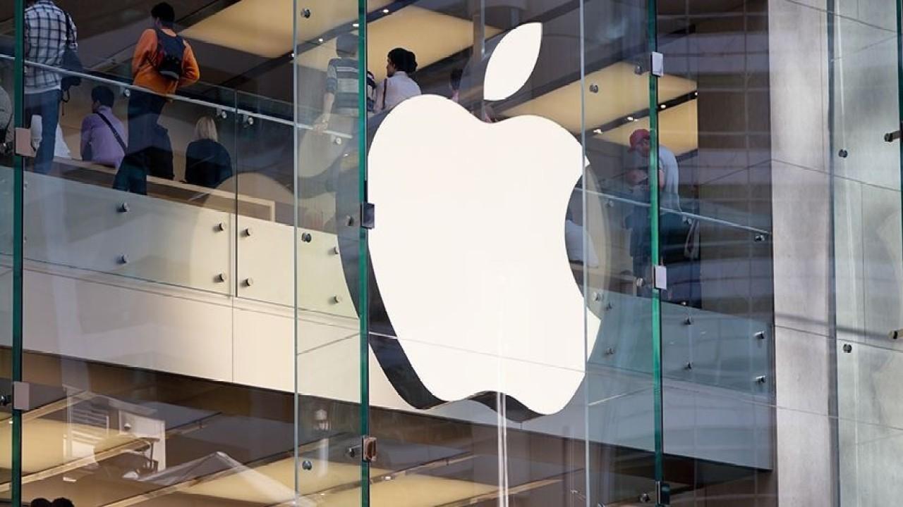 Apple closes all stores outside of China until March 27th. FOX Business' Susan Li with more on store closures.