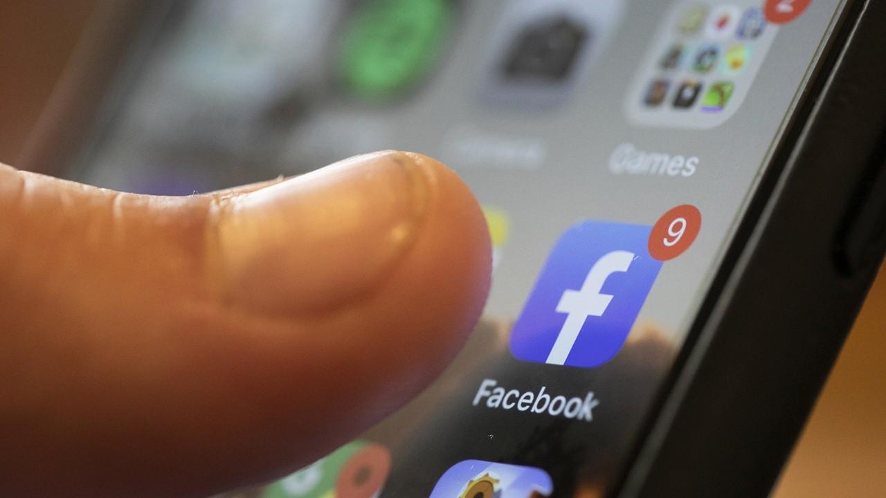 FOX Business' Lauren Simonetti breaks down the features of Facebook's new Messenger Kids app.