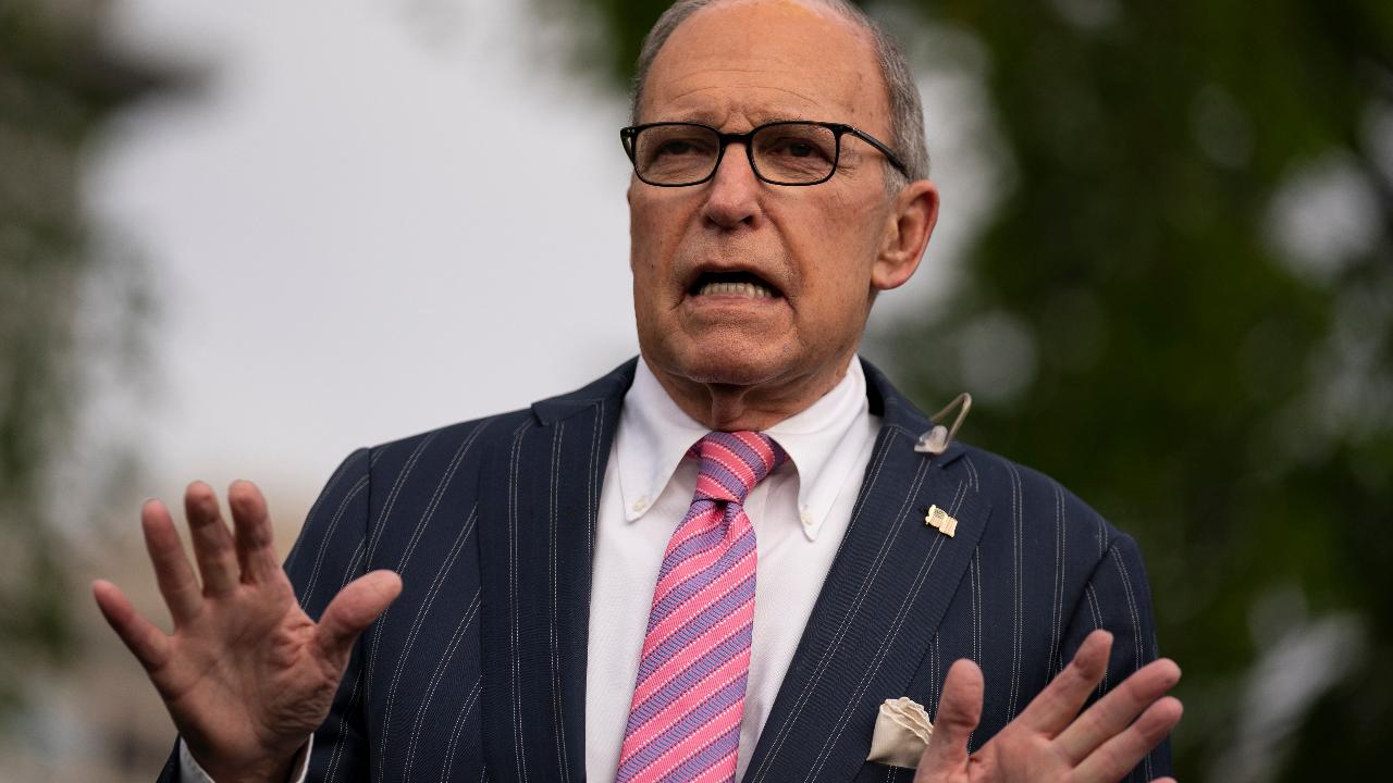 White House economic adviser Larry Kudlow discusses how small businesses qualify for SBA loan forgiveness.