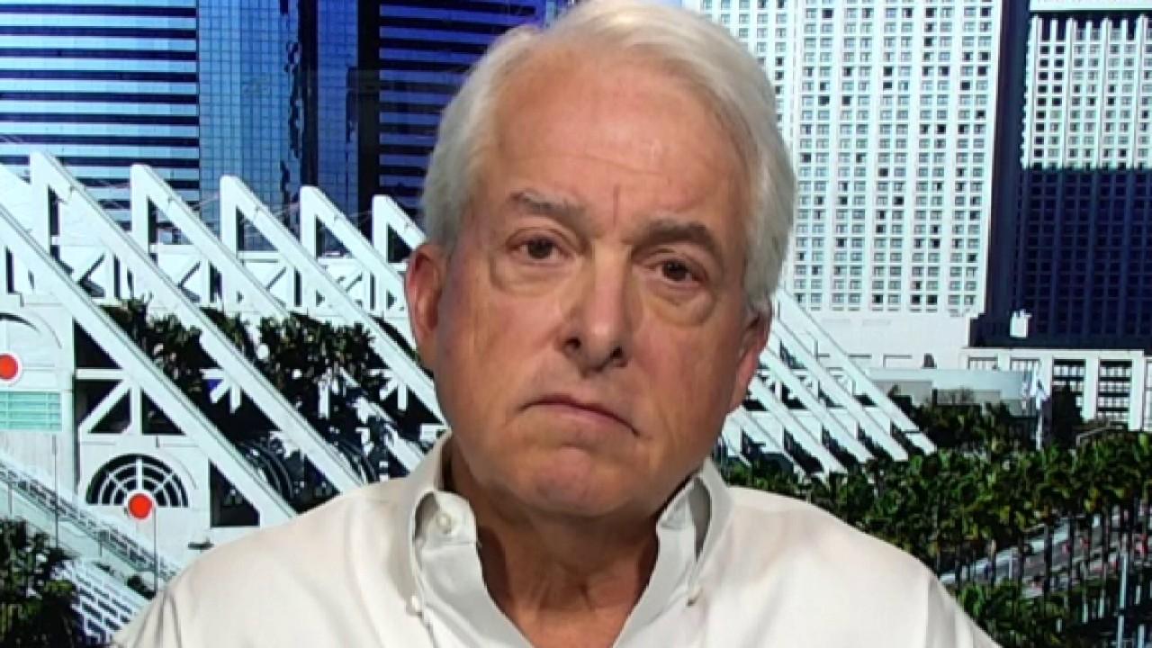Former California Republican gubernatorial candidate John Cox says the media and politicians should stop finger-pointing and come together to defeat coronavirus.