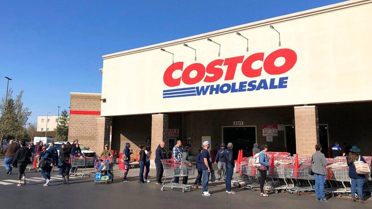 Costco is requiring all customers to wear face masks to prevent the spread of coronavirus. FOX Business' Maria Bartiromo with more.