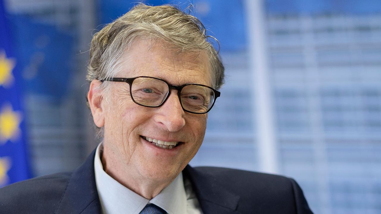 In a new op-ed, Microsoft co-founder Bill Gates says the U.S. can combat coronavirus with a nationwide stay-at-home order, increased testing and vaccine/treatment fast tracking. 