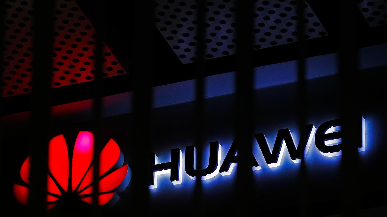 FOX Business' Hillary Vaughn discusses the White House's efforts to ban semiconductor sales to Huawei. 