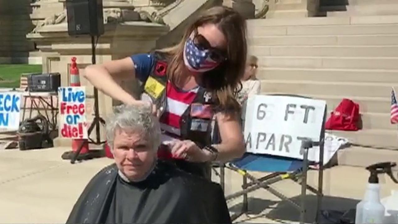 A Michigan group is offering free haircuts in protest of their state’s coronavirus lockdown. Fox News’ Matt Finn with more. 