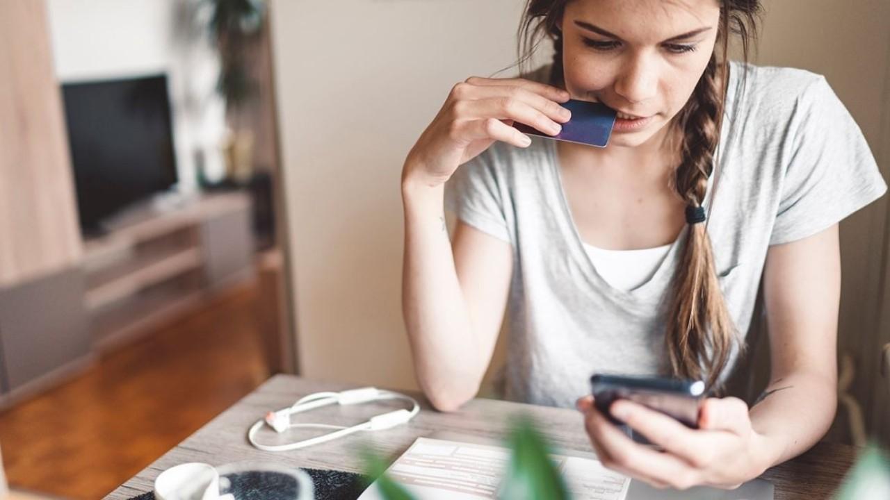 Creditcards.com industry analyst Ted Rossman discusses how coronavirus has added more credit card debt for millennials and shares advice on paying it down.