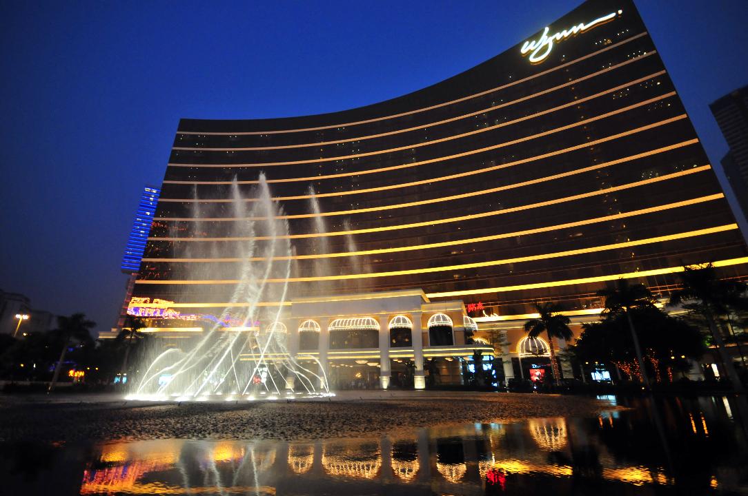 Former Wynn Resorts Chairman and CEO Steve Wynn discusses reopening hotels and casinos and how coronavirus could impact Las Vegas. 