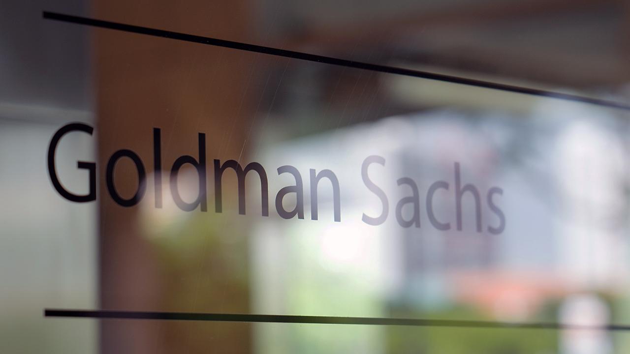 Sources tell FOX Business’ Charlie Gasparino Goldman Sachs is considering a merger and could possibly team up with Wells Fargo, PNC Bank, BlackRock, UBS or American Express. 