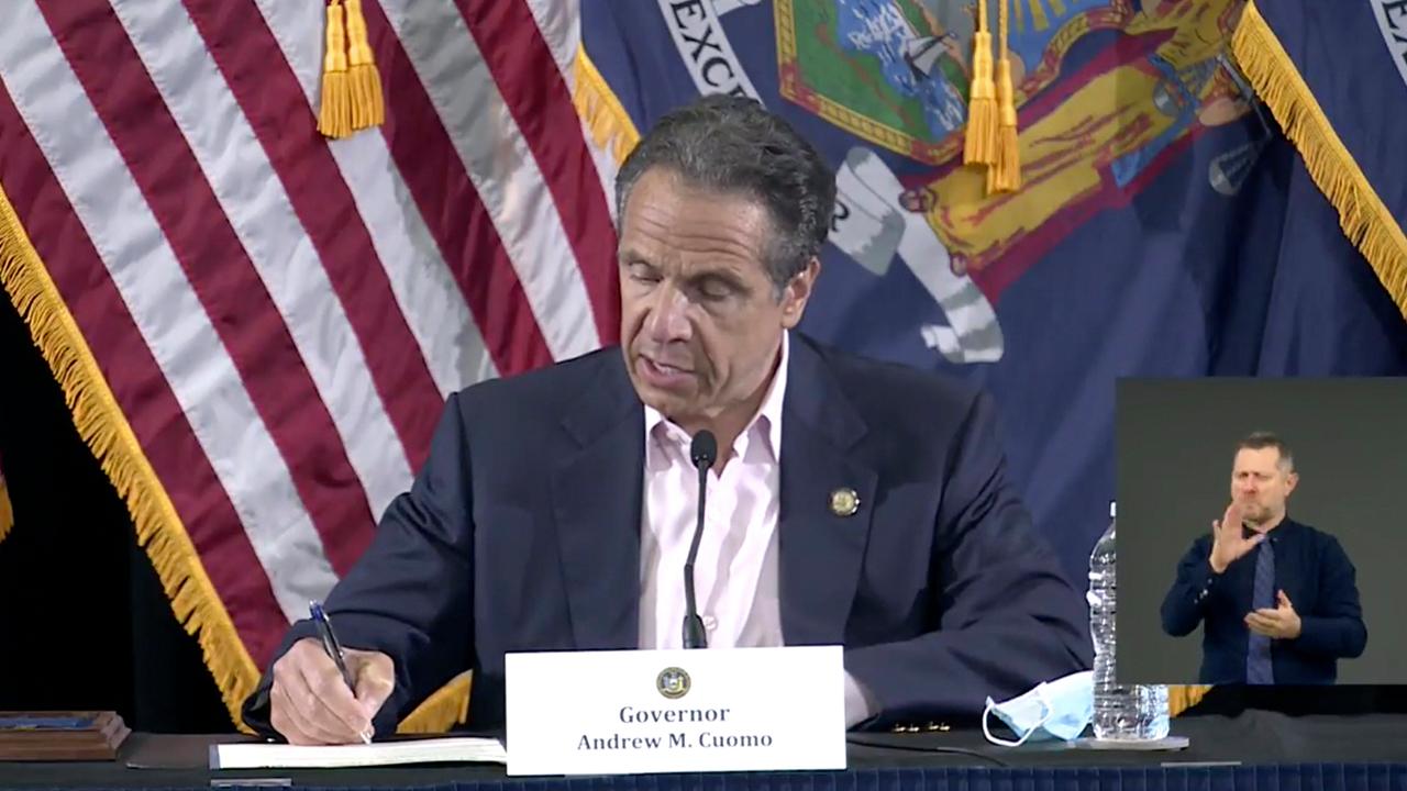 New York Gov. Andrew Cuomo says police are responsible for stopping looting and criminal activity and New York City Mayor Bill de Blasio believes the National Guard is not needed. 