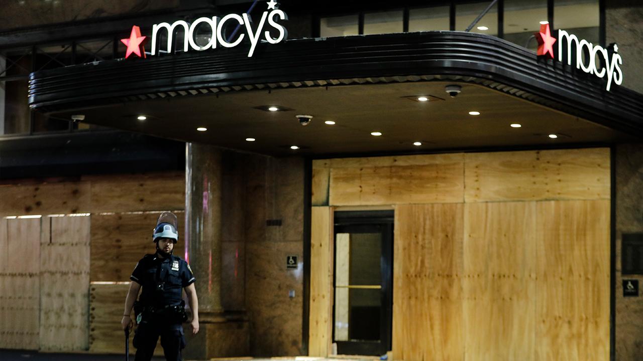 The Macy’s iconic Herald Square store in New York City was looted overnight by rioters. FOX Business’ Kristina Partsinevelos with more. 