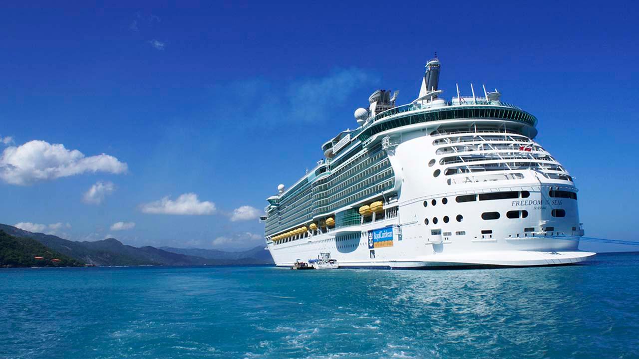 FOX Business' Jackie DeAngelis breaks down how the cruise industry is changing the way they operate and how it attracts travelers amid coronavirus. Then, Payne Capital president Ryan Payne weighs in on investing in travel and hospitality companies. 
