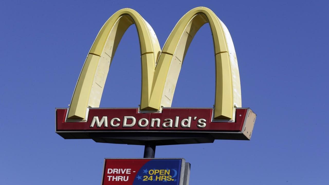 Former McDonald's USA CEO Ed Rensi discusses 200 McDonald's restaurants closing during the coronavirus pandemic and the future of business in the new era.